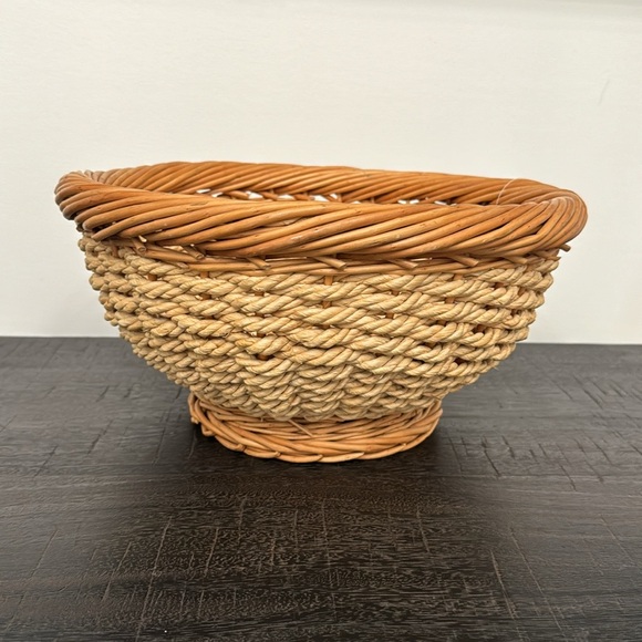 Vintage fNatural Woven fruits Basket - Picture 6 of 8